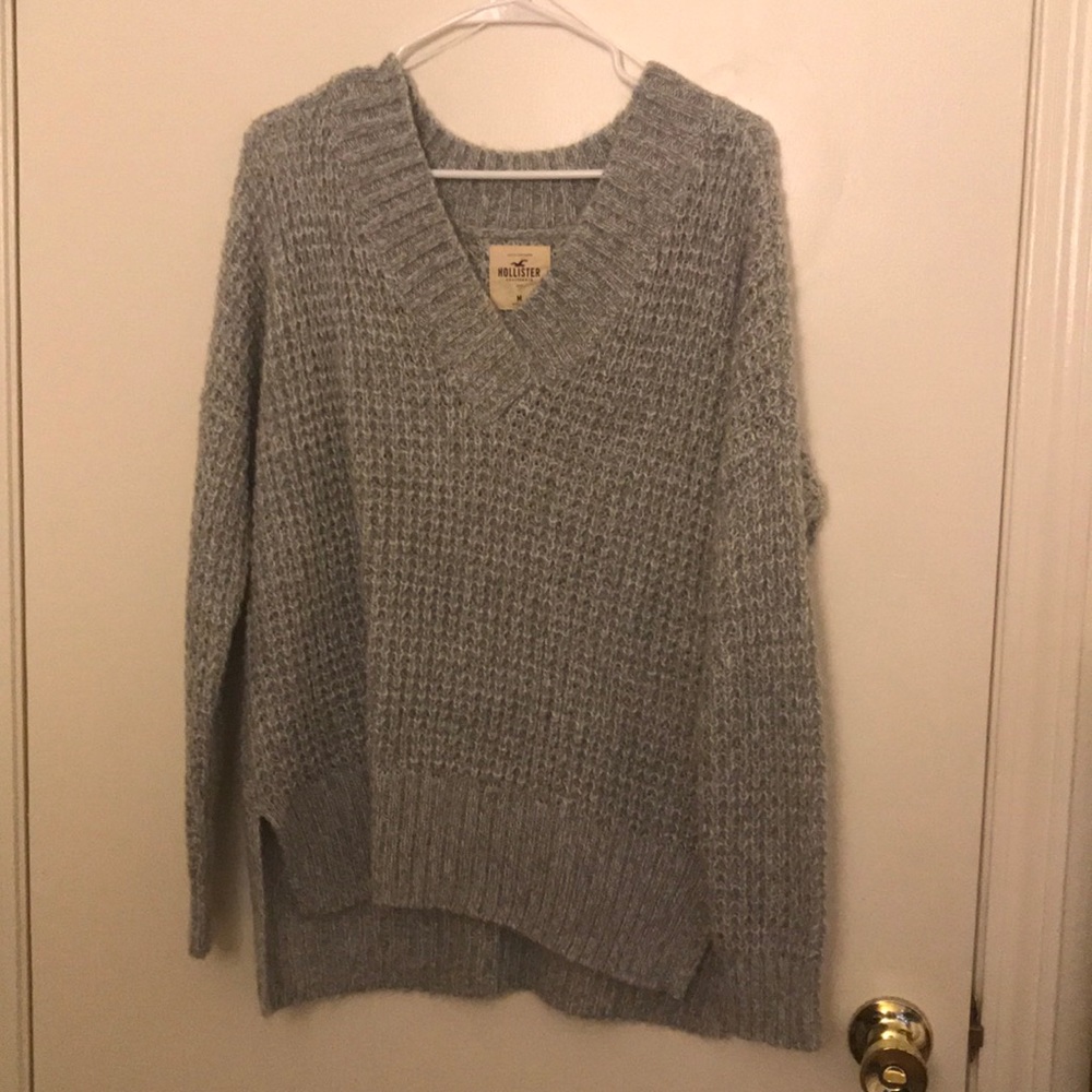 HOLLISTER SWEATER LIKE NEW